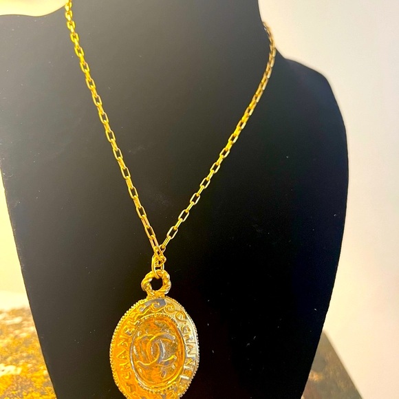 Chanel Vintage Gold Plated CC Medallion Pendant Necklace - Picture 2 of 15